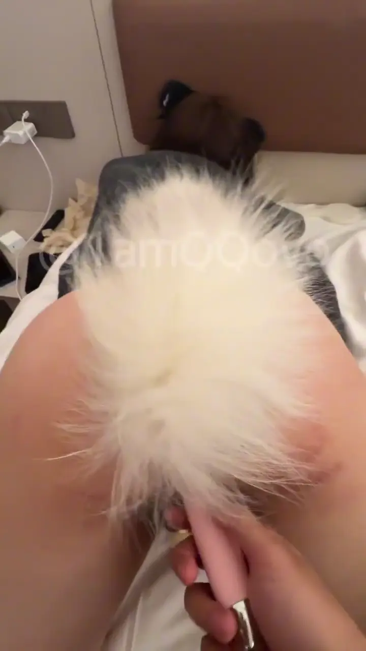 哈哈哈哈哈一只手录视频一只手给我玩玩具还想要被打屁屁🥹～（叫声太大 建议调小音量） (2)