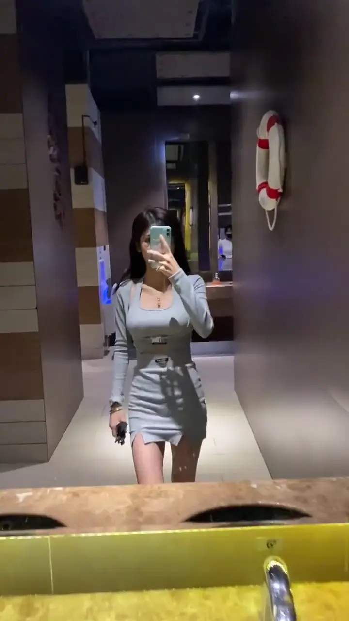 #狗头萝莉  狗头萝莉