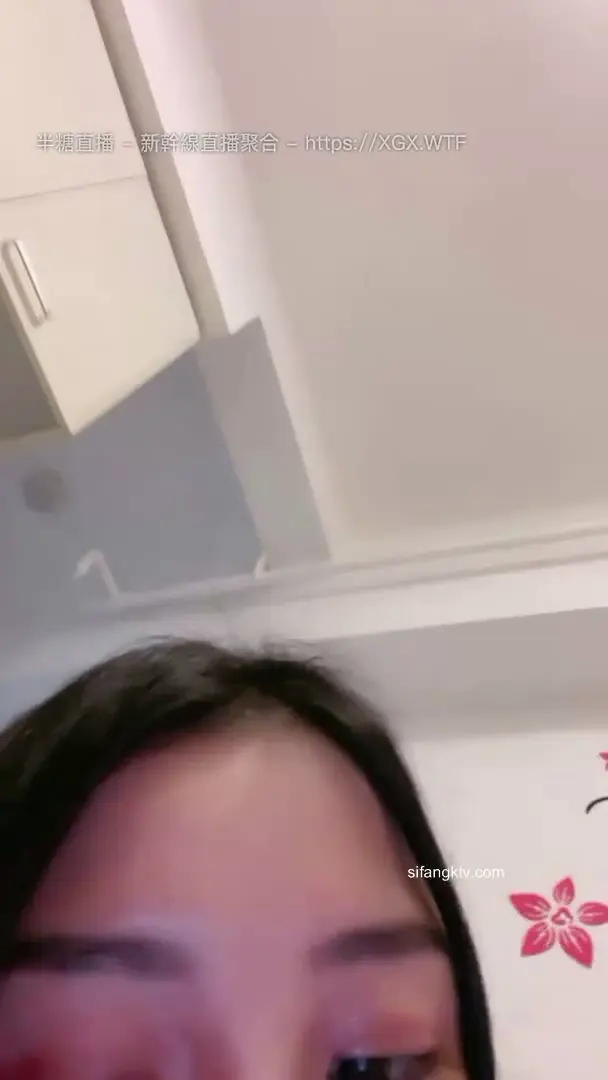 #直播 极品妹子【哥哥硬了嘛】清纯的外表大秀起来特别劲道