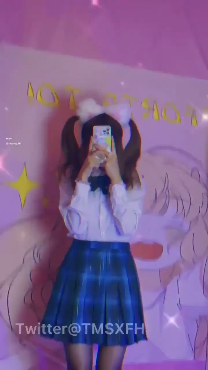 抖音裸舞：小仙云儿