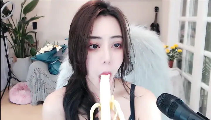 斗鱼主播李来财火箭群视频