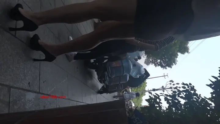街拍抄底