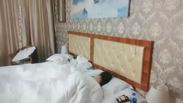 【李寻欢探花】无套操了两次富婆 苗条温柔，花式啪啪，圆润翘臀女上位各种姿势玩的溜