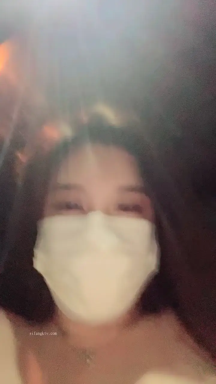 重磅！女神從頭美到腳趾~【汐汐汐顏】戶外車上直播自慰自摸狂噴天女散花~真騷