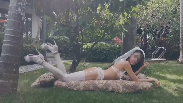 [资源详情] #推特 70万粉大佬 #为妻而摄露点诱惑 唯美女体自拍色调音乐各方面都很赞