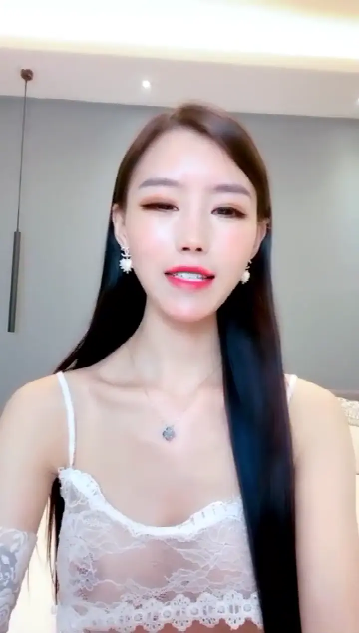 #11912 #小奶猫 #巨乳 #翘臀 #推荐 #丰满妞 #极品