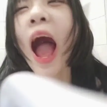 武汉青职郑思瑶00后二次元JK萝莉妹子表面清纯背地做狗反差满满