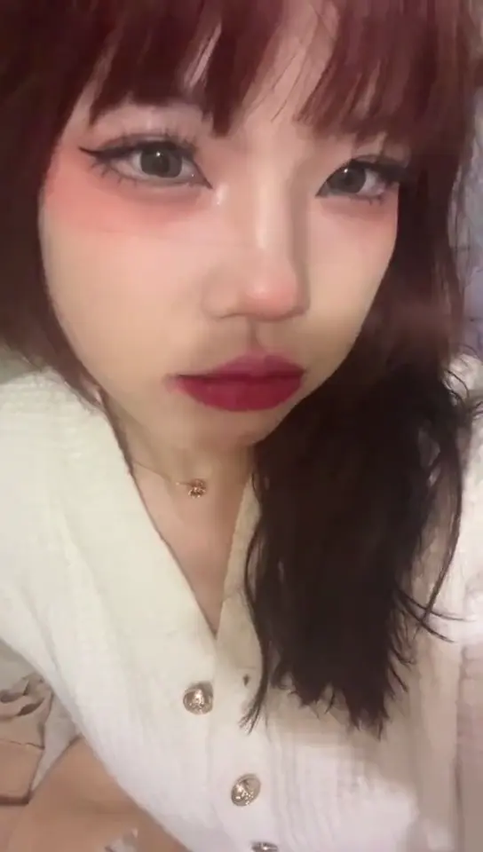 #私拍 #舞蹈老师 外网疯传的一个漂亮小姐姐，疑似上海名校舞蹈老师刘明X大尺度私拍