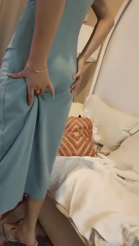 高颜值反差极品身材美少女学生邻居妹子 被男友调教成母狗肉便器 口爆男主巨屌满脸享受