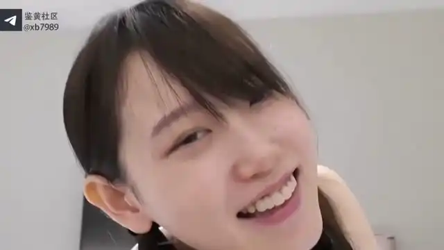 清纯学妹,可爱兔牙,俏皮可爱!