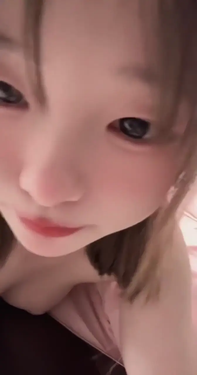 极品清纯可爱小萝莉自慰，初恋脸，好想抱起来操