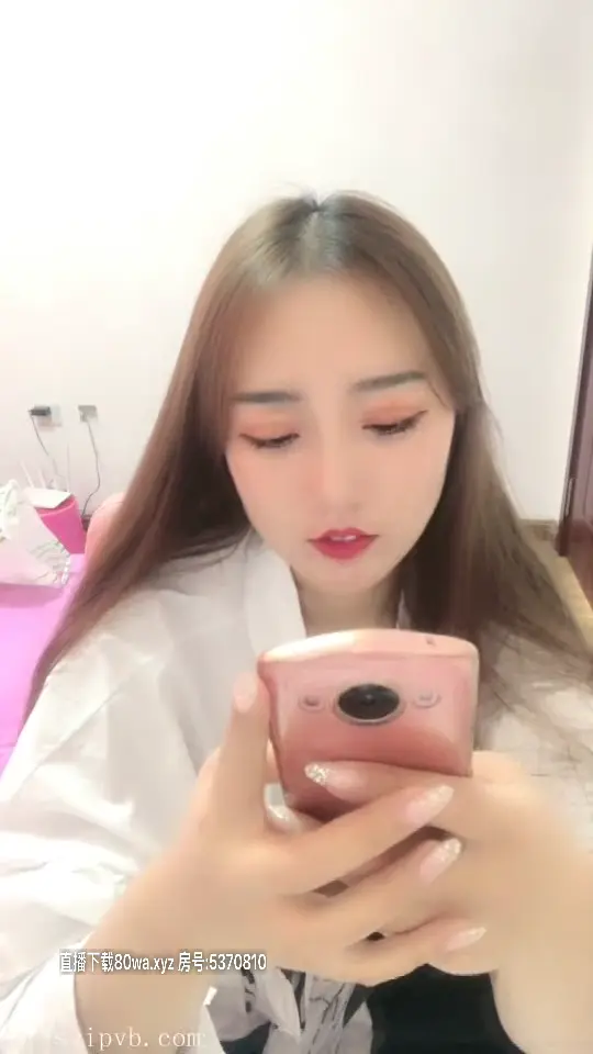 小奶貓 李美兒