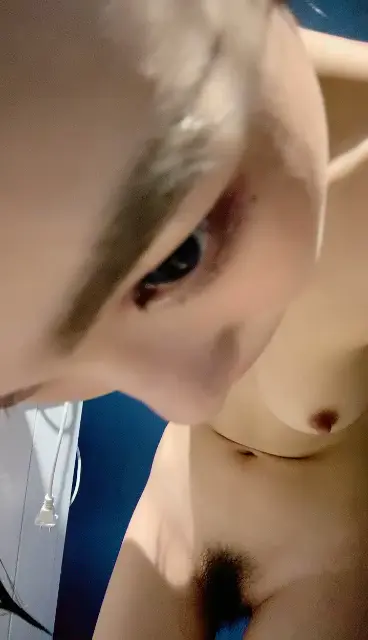 长发苗条女友被暴力打桩超级刺激，先洗澡再到床上超多姿势做爱，叫声销魂