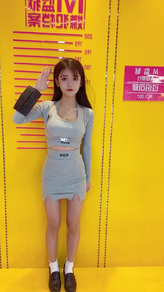 #狗头萝莉  狗头萝莉