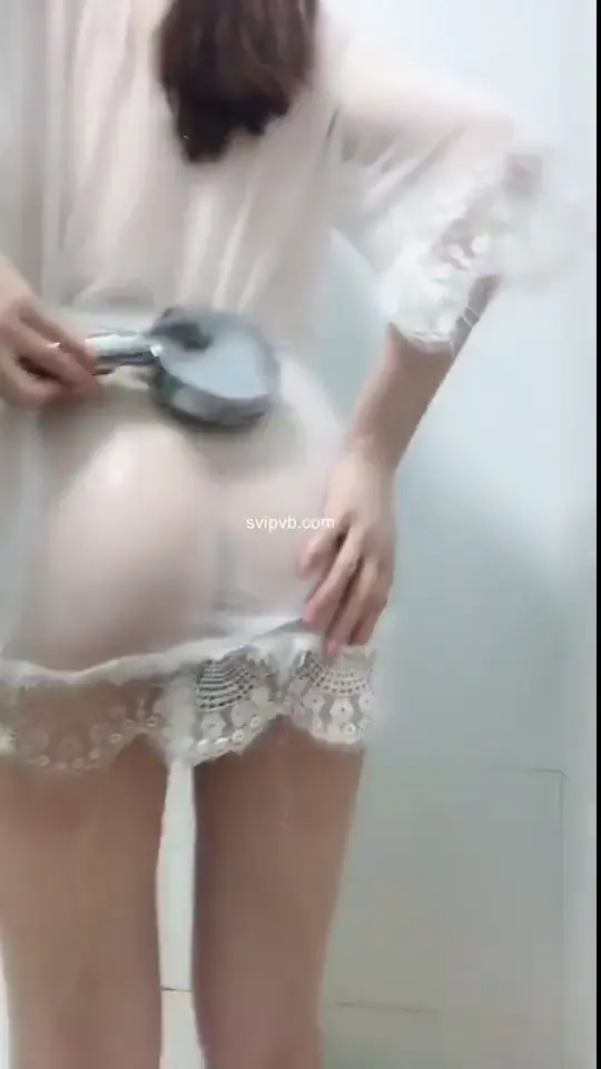 微博：美女（Qen
