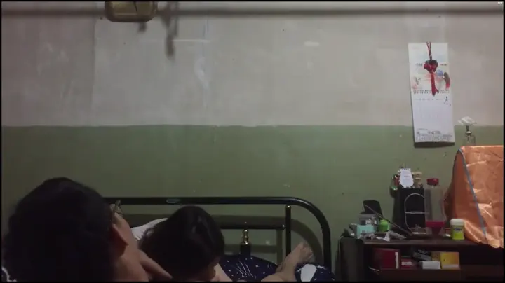 内部搜 10199 八块腹肌健身小哥挺着钢筋般的鸡巴插入逼里，操的女友淫叫不止。小哥🐍完小弟依旧十分坚挺