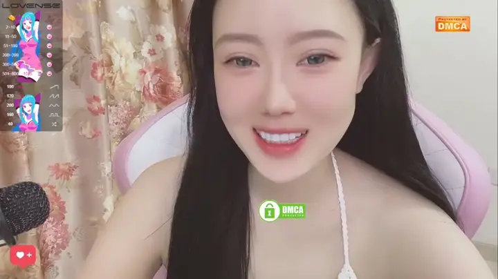 #直播 SP站主播，表面清纯，给大哥表演自慰，吐奶
