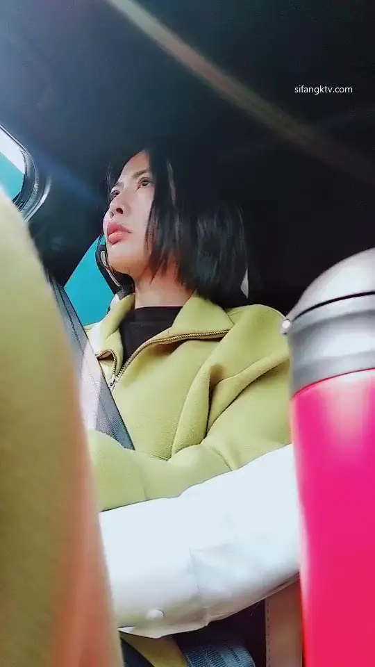 佛山院子售楼部经理利用职权潜规则多位女下属,刚入职没几天的18岁嫩妹都被拿下,带去商场试衣间啪啪,别的公司客服小姐姐也被他操了,自己公司的同事都操腻了,开始玩别的公司小姐姐,真是太牛逼了!14v