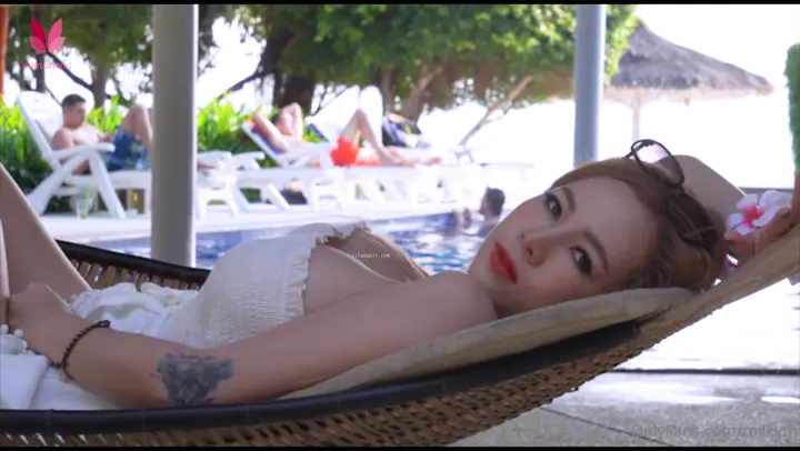 #OnlyFans #Milkyth【重磅核弹!】极品颜值导弹乳女神 Milkyth 私拍+OF合集