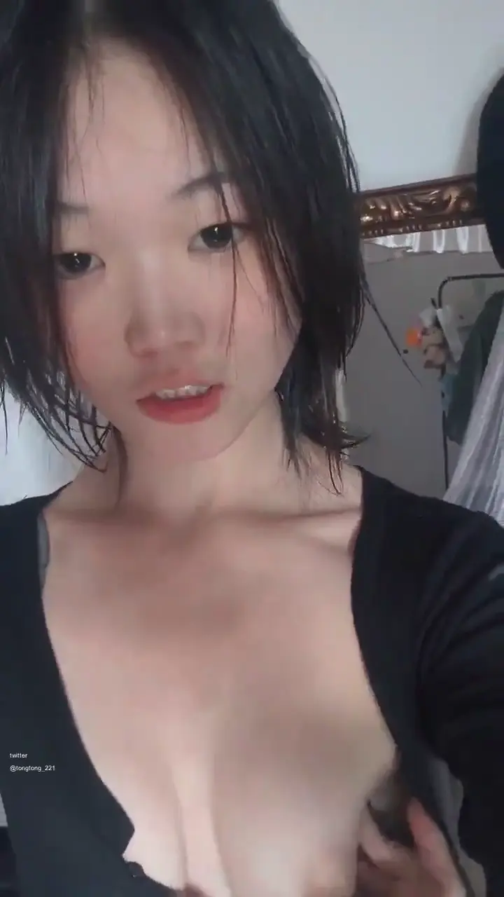 推特：兔兒爺    她的有幾個影片可能各位都看過，但是能叫得出名字的基本上很少。 這都是絕版內容
