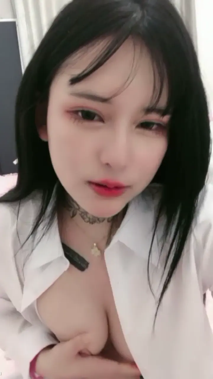 【奶爱】气质美女揉奶撅腚自摸极度性感迷人