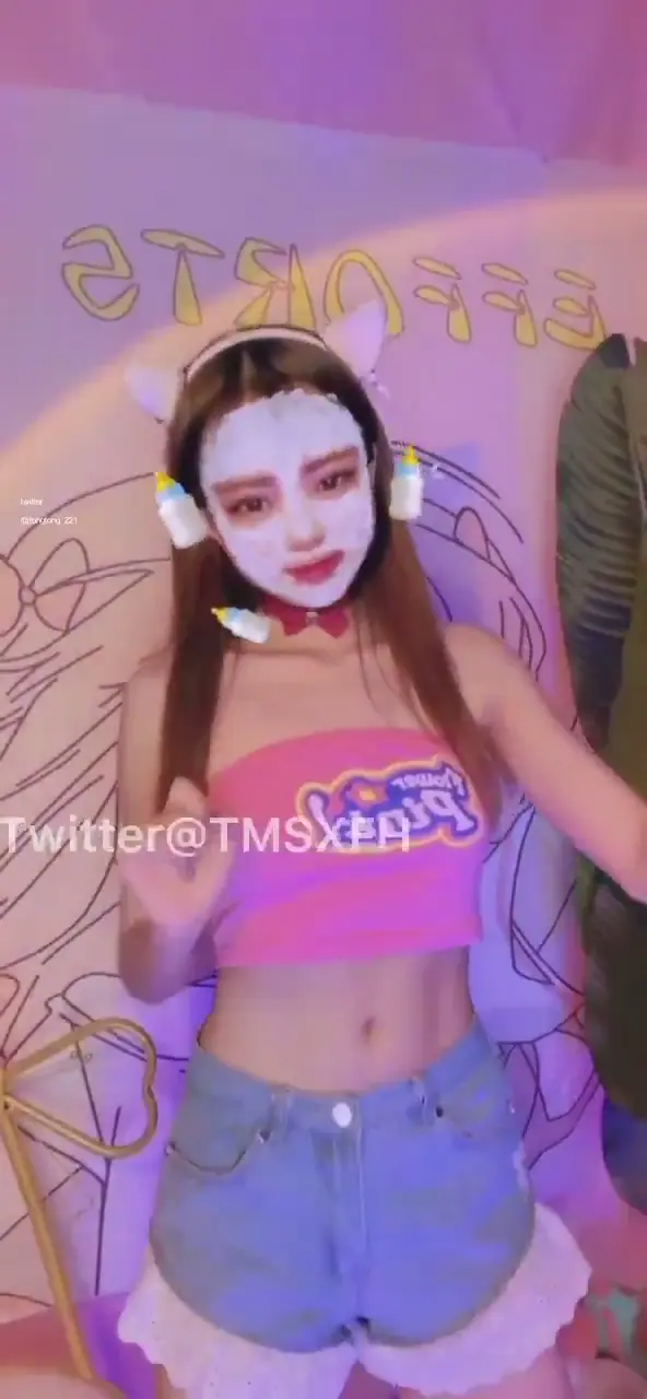 抖音裸舞：小仙云儿