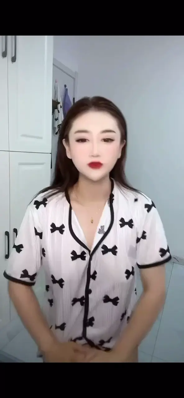 #抖音骚牌 #直播闪现 #走光露点