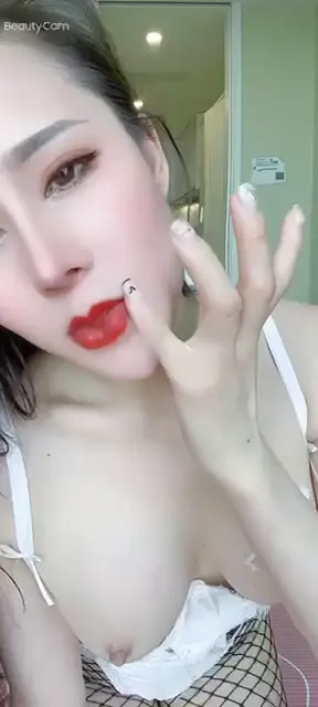 超爆網紅女神 【尤秘書】  金主爸爸的大屌操的小騷貨小逼麻麻的