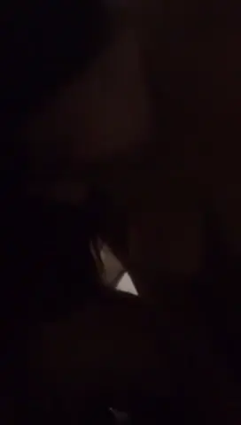 大大方方，面带笑容