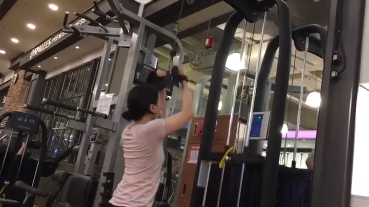#OnlyFans 韓國美女醫生和黑人宇航員（貌似個知名歌手）一夜情無打碼性愛影片洩密流出