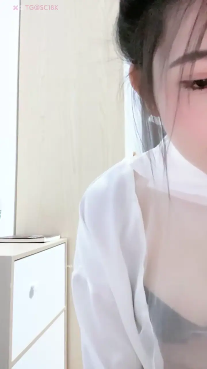 #大学生 #福利姬 #御姐 #主播 极品颜值校花长相,绝对的美人胚子丰满身材,肉感自慰!完整7小时11分钟已更新SVIP 解锁看巨多精选 ⚡