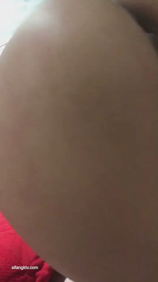 #泄密 南京新婚蜜桃臀母狗带男人回家偷情 极品身材各种操