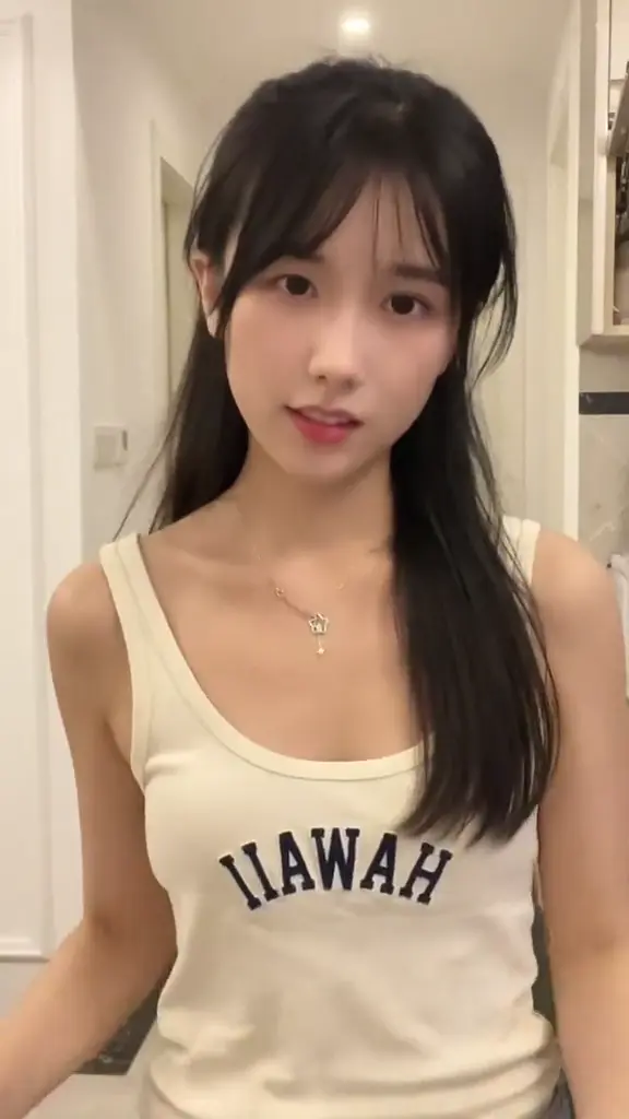 抖音20万粉美女主播【小刘同学zzz】 疑似被探花李神约战过甜甜似初恋+抖音视频