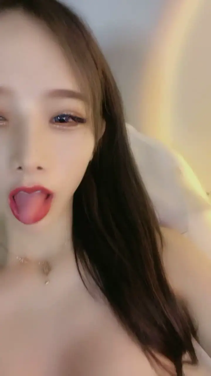 【虎牙Tv：小鹿 （小簏女）】