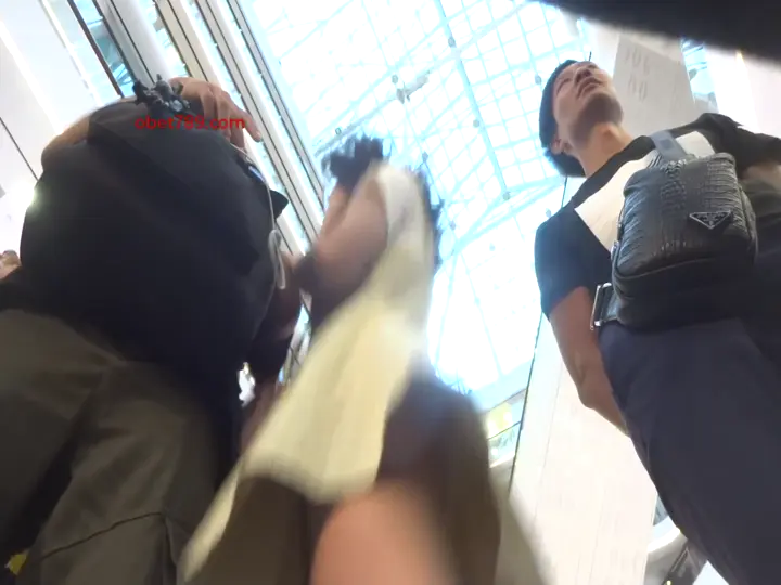 商场偷拍抄底