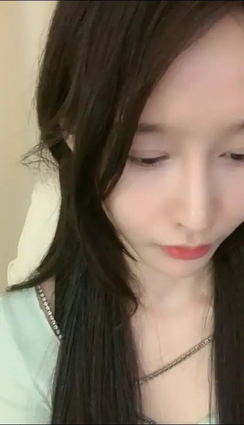 #樱桃 绿播女神~尺度升级~道具自慰抠逼~完全放飞⠀
