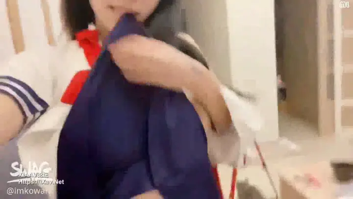 台湾SWAG_imkowan_小惡魔學生妹妹_故意露出內褲盡全力的誘惑我
