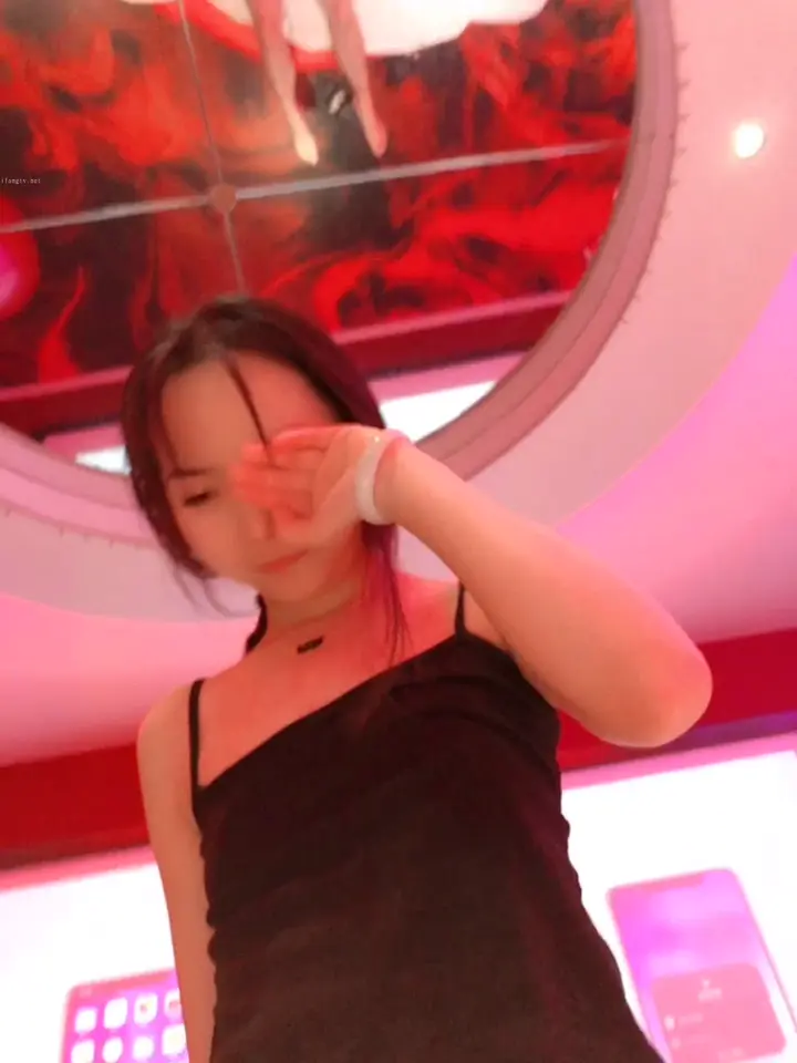 #露脸 #反差 #王媛媛 露脸才是王道！极品颜值拜金小姐姐【王媛媛】表面高不可攀私下极度反差被金主各种露脸玩弄啪啪高清完整版