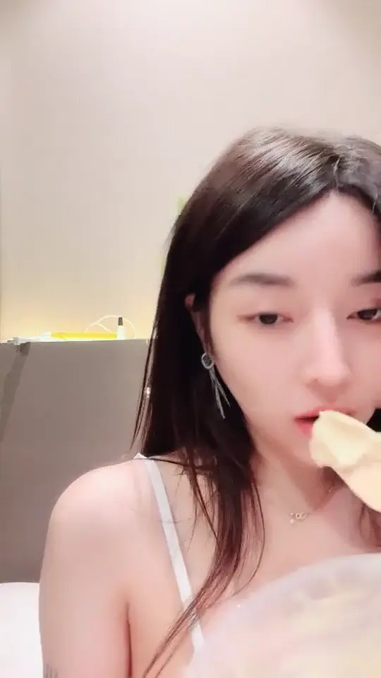 #半糖 #艺术小雅 #巨乳 #推荐 #极品