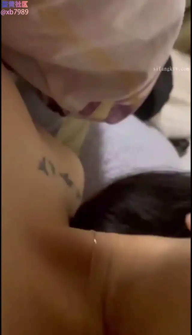 反差妹子从害羞青涩“不要拍我脸”到放荡吃精的蜕变