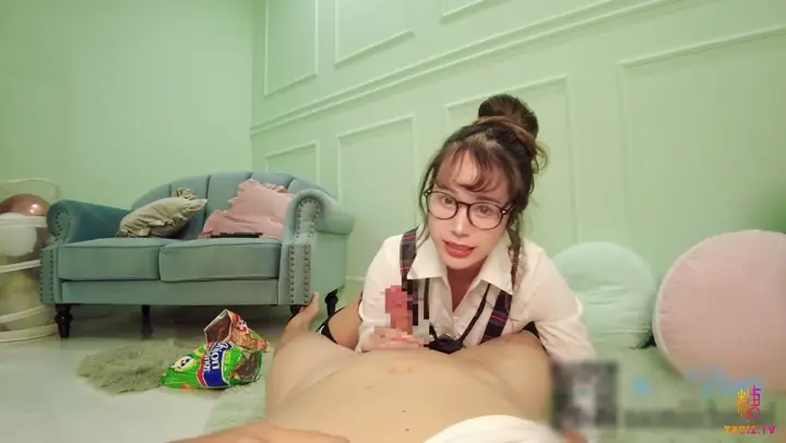 推特網紅露出甜美可愛少女▌Naomiii ▌韓國嫩妹 顏射 美食約會後家中調教做愛 精液全部射到她的臉上
