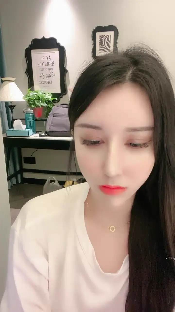 #yoki 网红小姐姐收费房