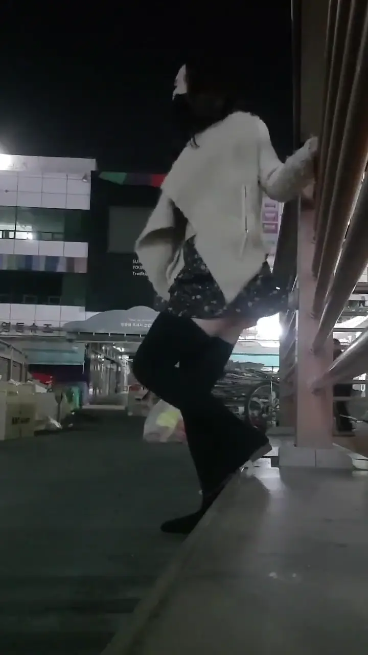 街头露出自慰