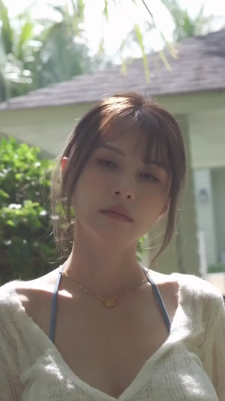 #夏美 #夏美酱 #抖音网红 #反差 抖音里的恋爱博主,被网友扒出黑历史,但是脱光视频是假的,并非真实!LSP喜欢看小黄文的欣赏套图就好,完全适合脑补!精选300张美图已更SVIP~解锁看巨多精选 ⚡