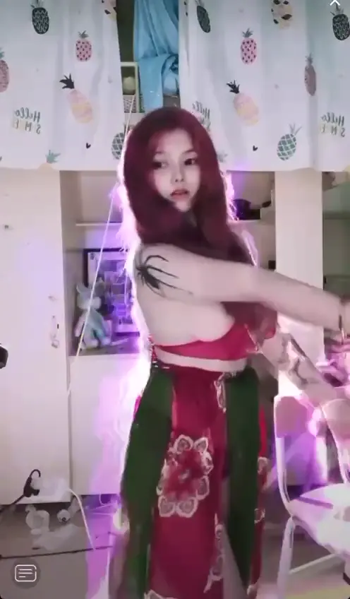 #抖音骚牌 #直播闪现 #走光露点