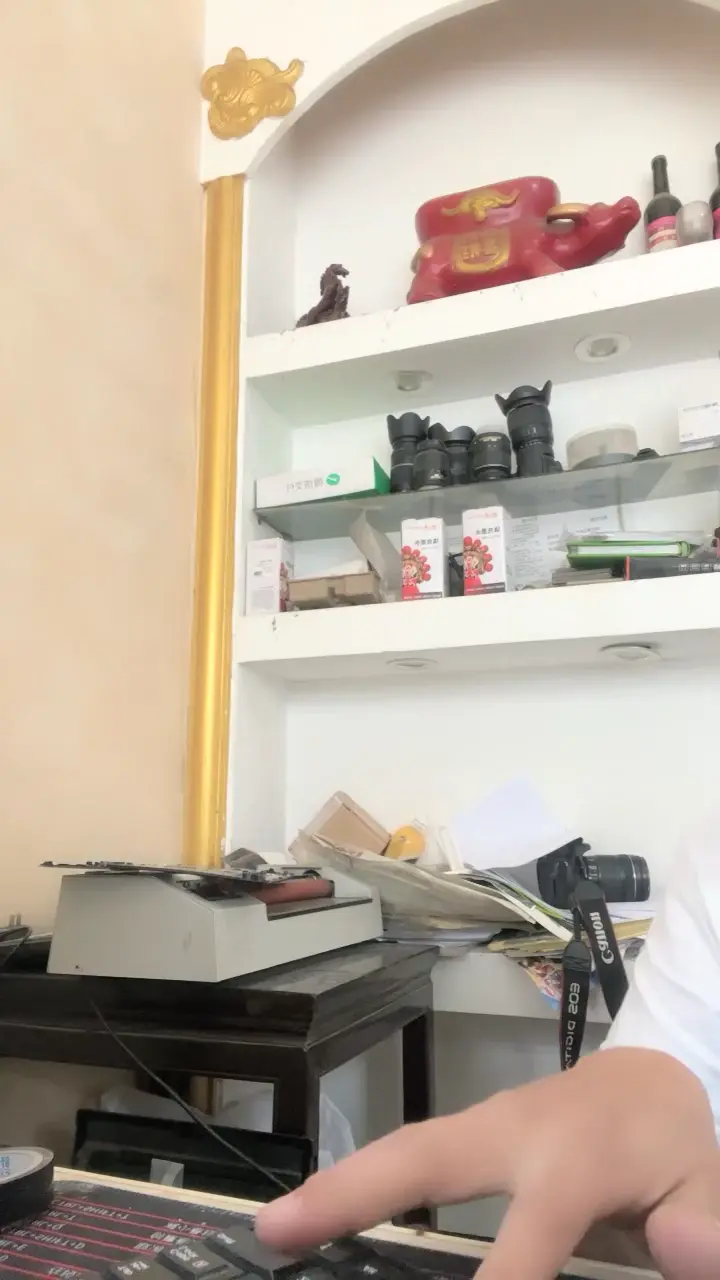 情趣模特開房激情拍攝，色影師掌控每一寸慾望，極致現場