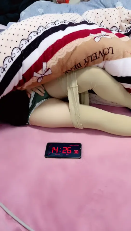 【剧情演绎】下药给骚逼嫂子 药效来了想抠逼各种磨蹭，趁机拿下，然后半推半就之下插入大屌