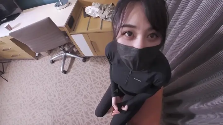 😂  偶遇巨乳留学生