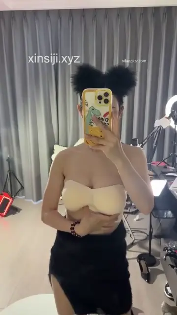 #一只霸王兽 #双视角 #反差 #玩具 #裸舞 #自慰 #抖音 #合集