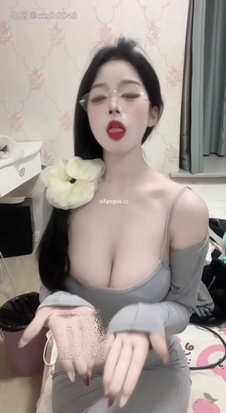 【抖音福利】巨乳大奶御姐【黴煩惱】抖巨奶騷舞誘惑 20V